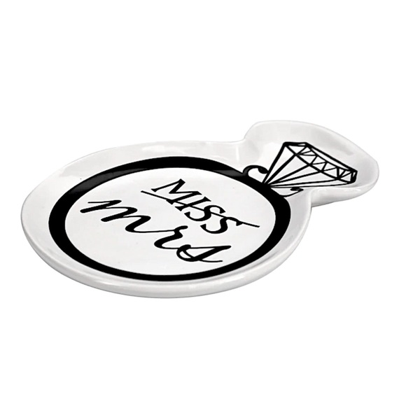 “MRS” RING SHAPED TRINKET TRAY NWT - Picture 2 of 4